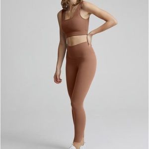 Varley Set - M Bra & Leggings in Acorn
